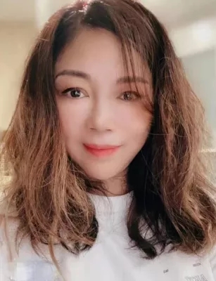 美国副主席 李霞